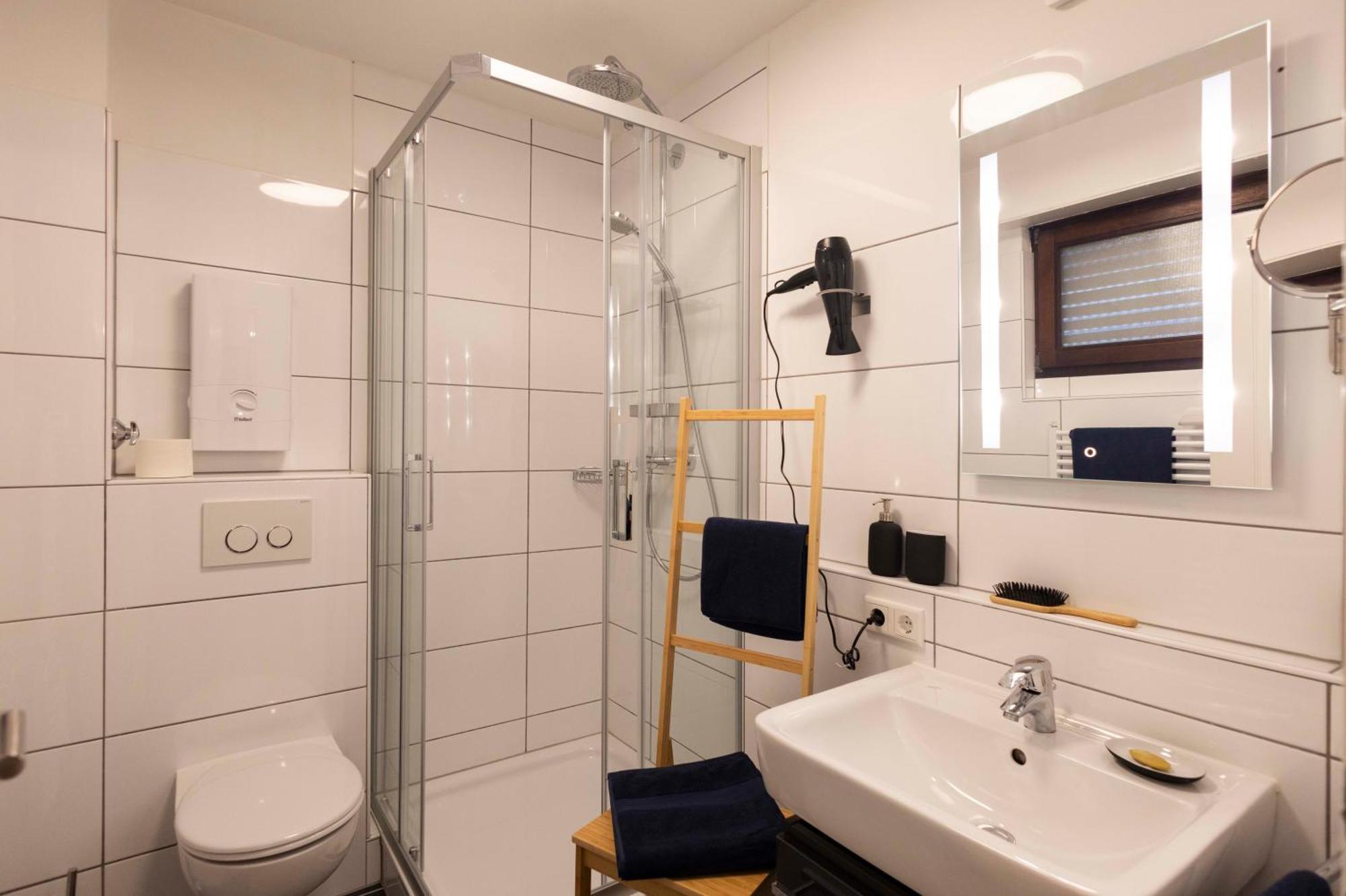 Hochwertig - Ruhig - Parkplatz - 15 Min Zur Messe Dusseldorf